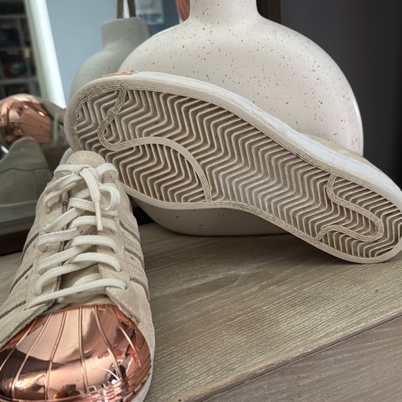 Adidas Cream and Gold Sneakers with Suede Upper - Picture 5 of 6